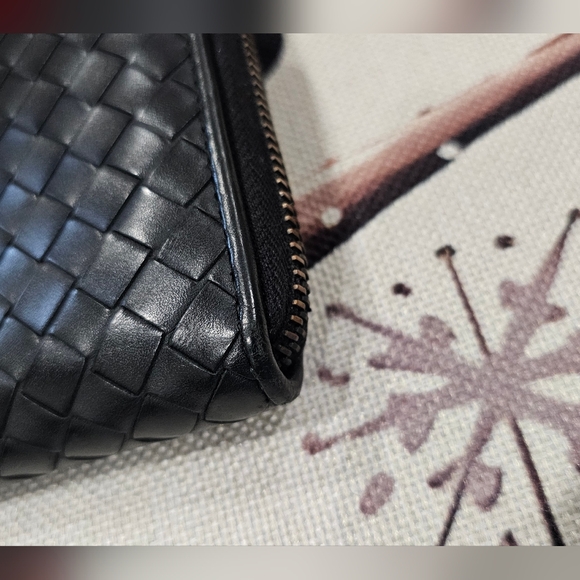 BOTTEGA VENETA Leather Intrecciato Nappa Zip-Around Wallet - Picture 3 of 15